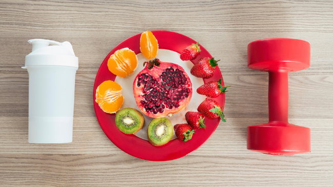 fruits et shaker de protéines